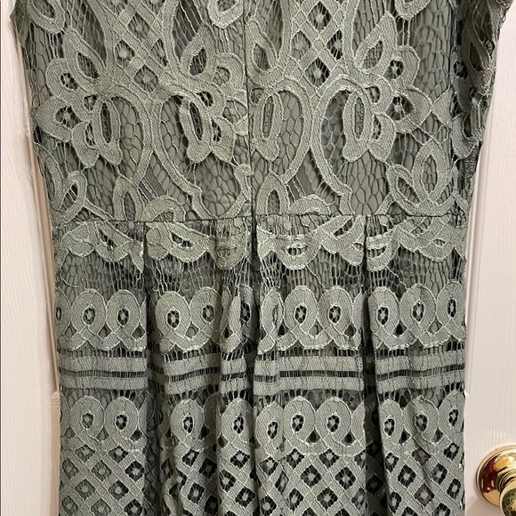 Cocktail Dress, Sleeves
Military green
Size M - Picture 11 of 14